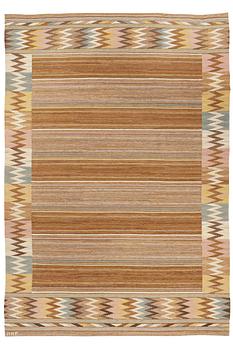 261. Märta Måås-Fjetterström, a carpet, "Viggbård", flat weave, ca 297 x 206,5 cm, signed MMF.