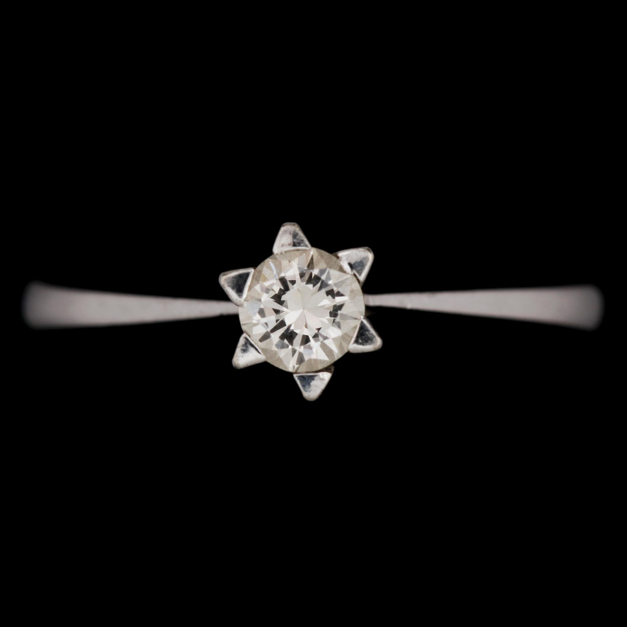 RING, 18 k vitguld och diamanter ca 0,20 ct. Tot vikt ca 3 g.