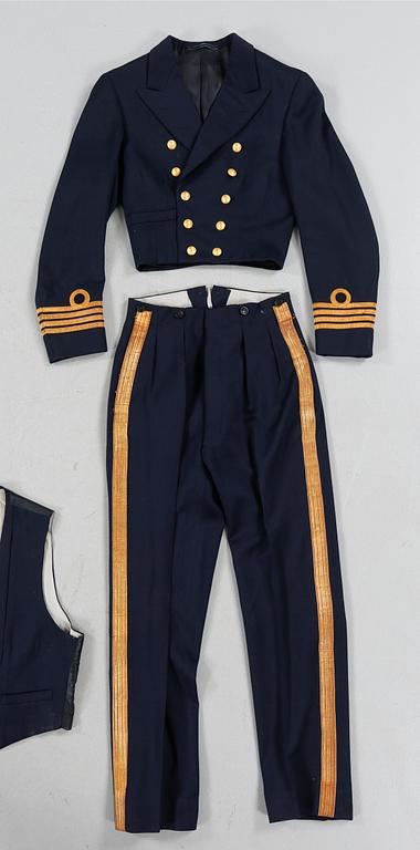 A uniform for the swedish navy, mid and second half of the 20th century.