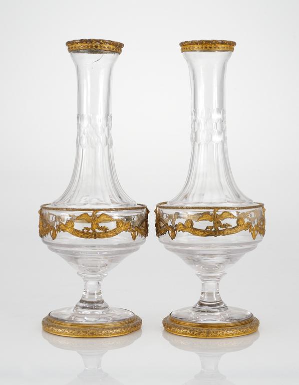 VASER, ett par, glas och förgylld brons. 1800-tlets andra hälft.