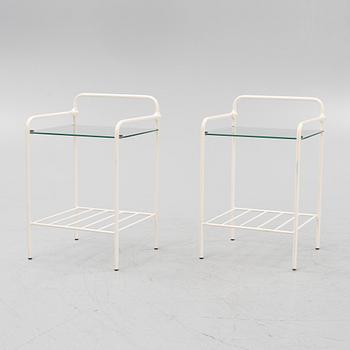 Sängramar och sängbord, ett par, 1900-talets andra hälft.