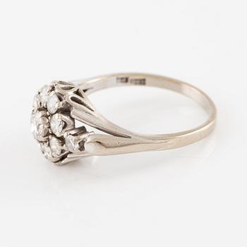 Ring, 18K white gold with brilliant-cut diamonds.