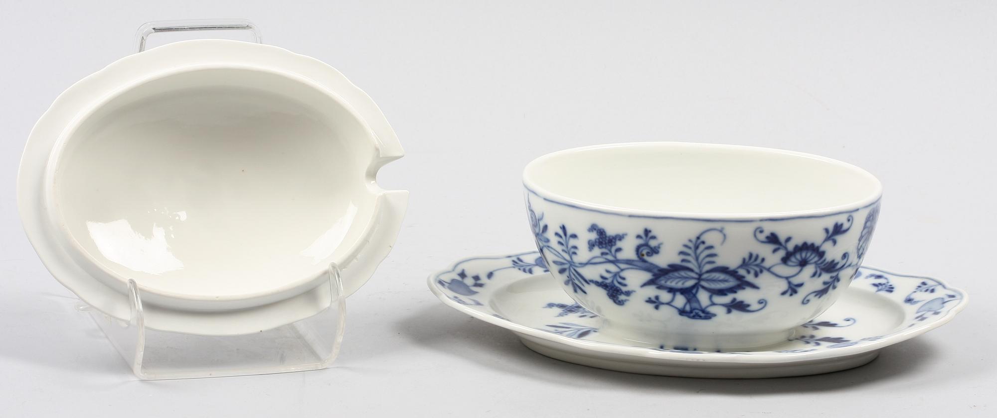 TERRIN MED SKED, porslin, Meissen.