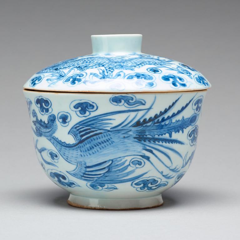 A blue and white bowl with a cover, Korea, Choson, 19th Century.