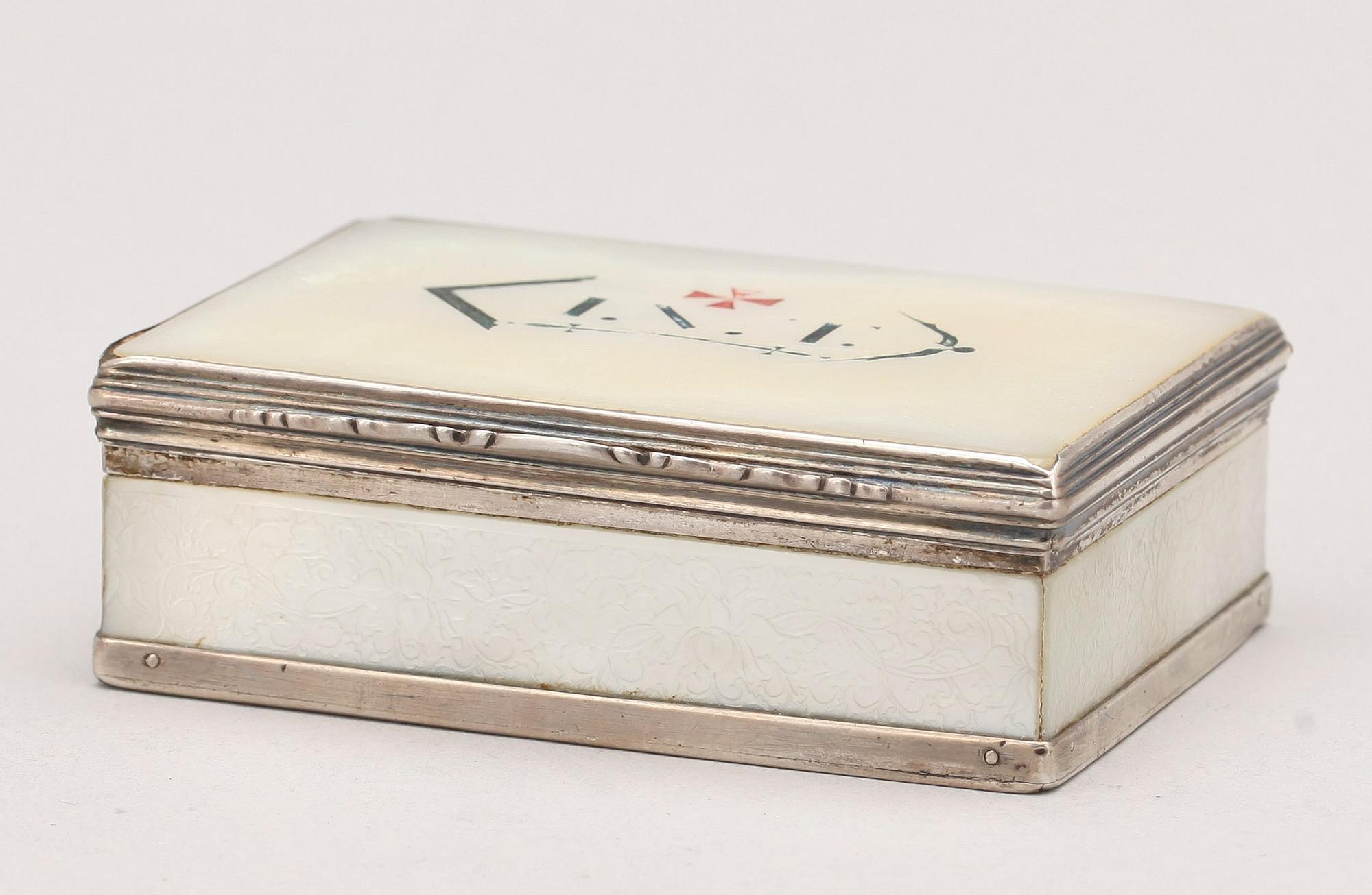 DOSA, pärlemor, sekelskiftet 1800/1900.