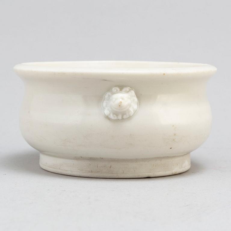 A Blanc de Chine censer, Qing dynasty, Kangxi (1662-1722).