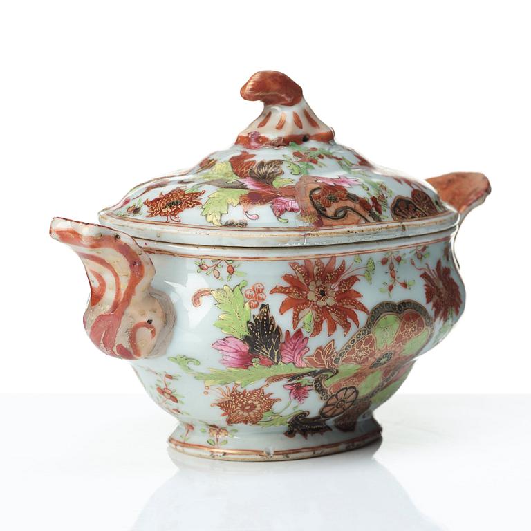 A famille rose "pseudo tobacco leaf "tureen with cover, Qing dynasty, Qianlong (1736-95).