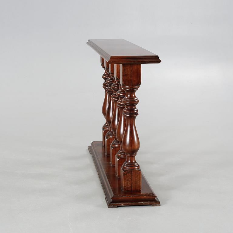 BALUSTRAD, omkring 1900-talets mitt.