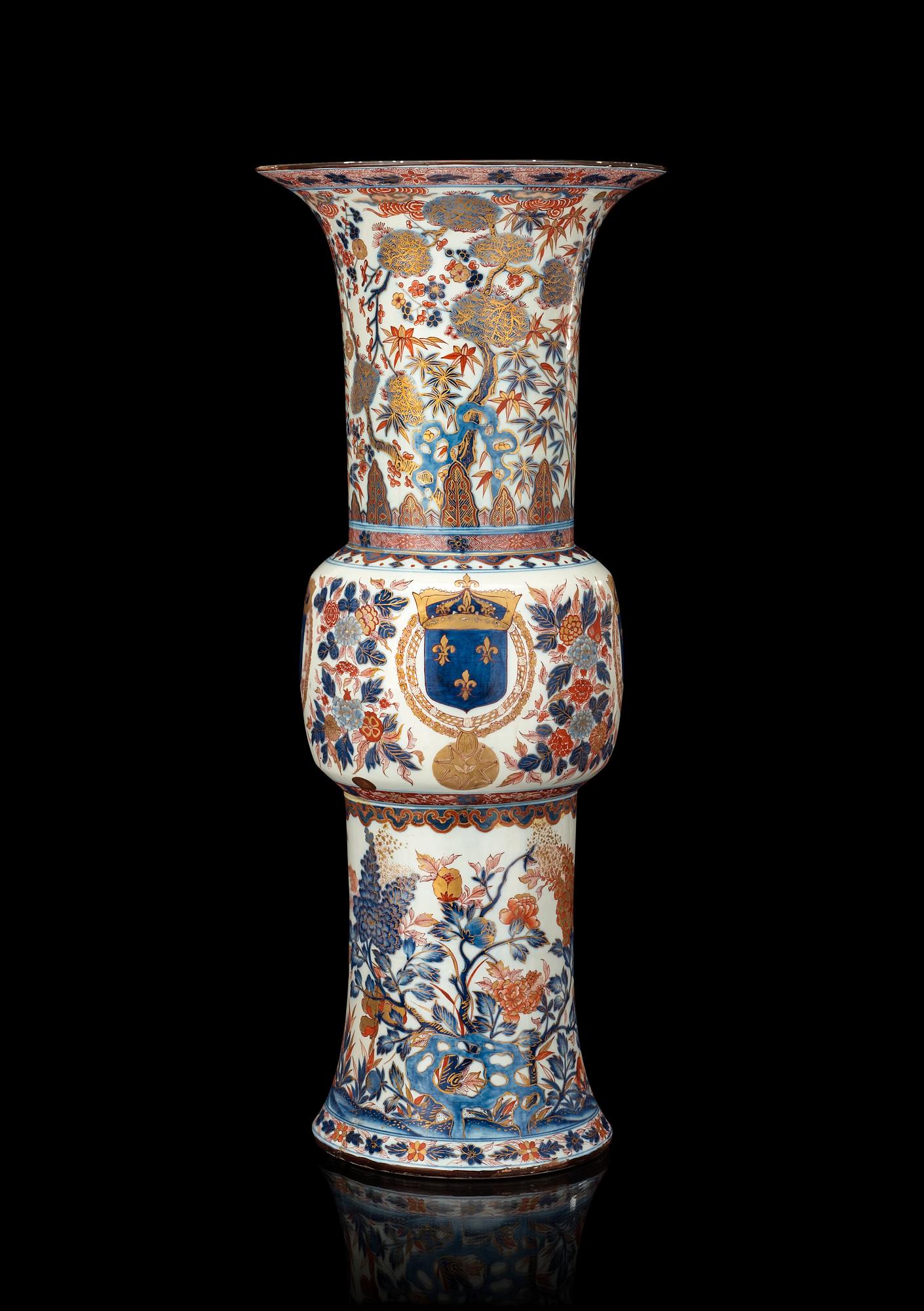 PRAKTVAS, vapenporslin. Qing dynastin, tidigt 1700-tal.