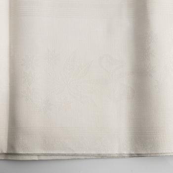 Five tablecloths, partly linen.