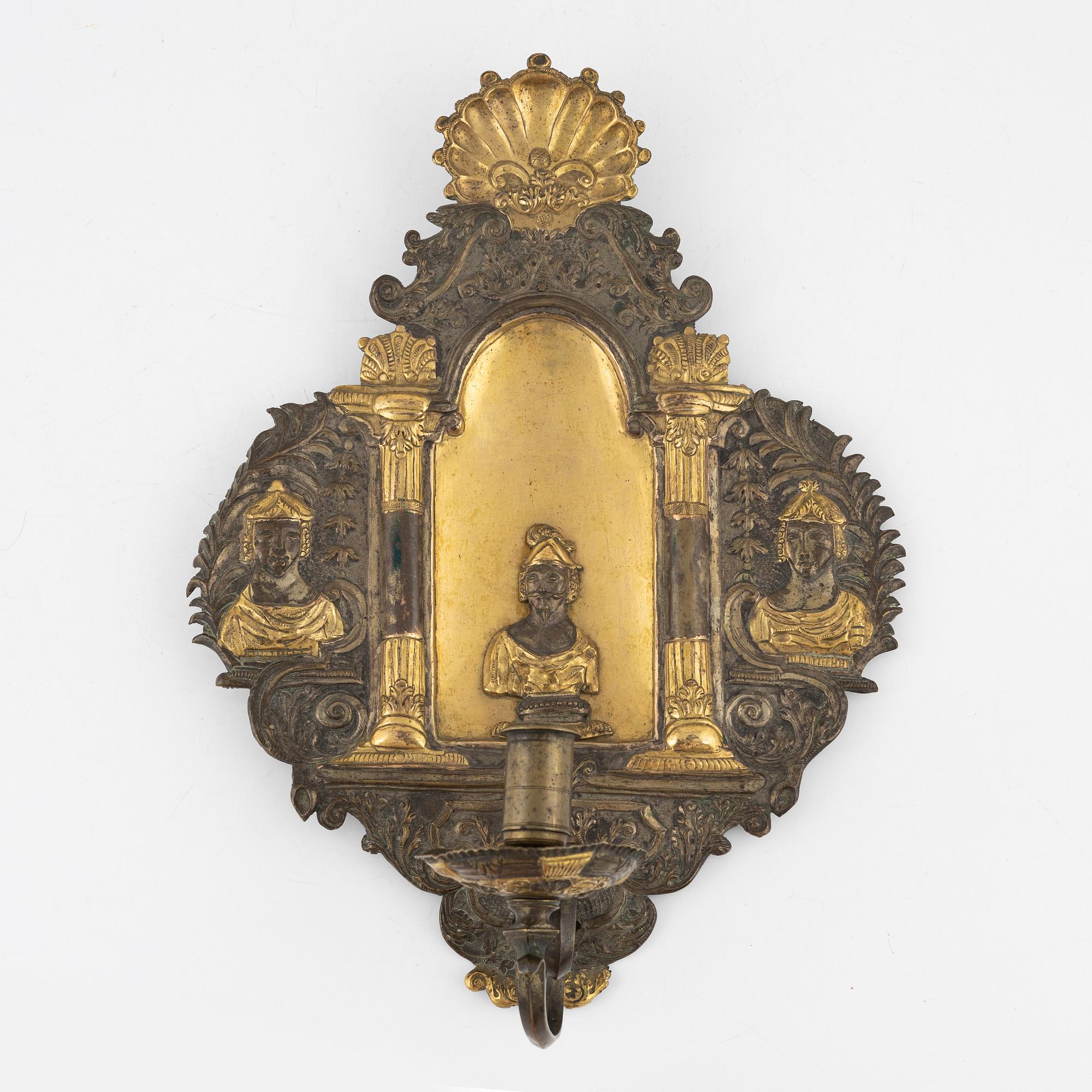 A wall light, 17th/18th Century.