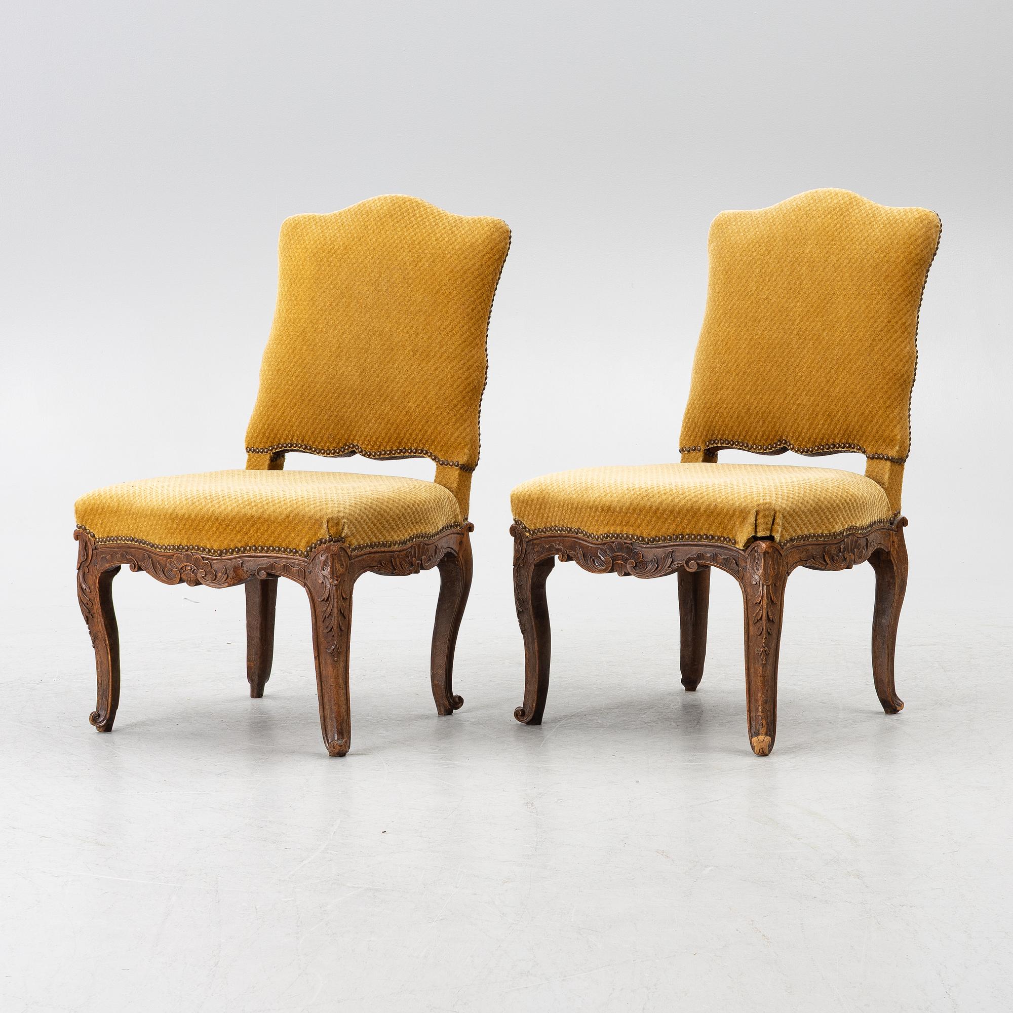 A pair of chairs, Louis XV, France, 18th century.
