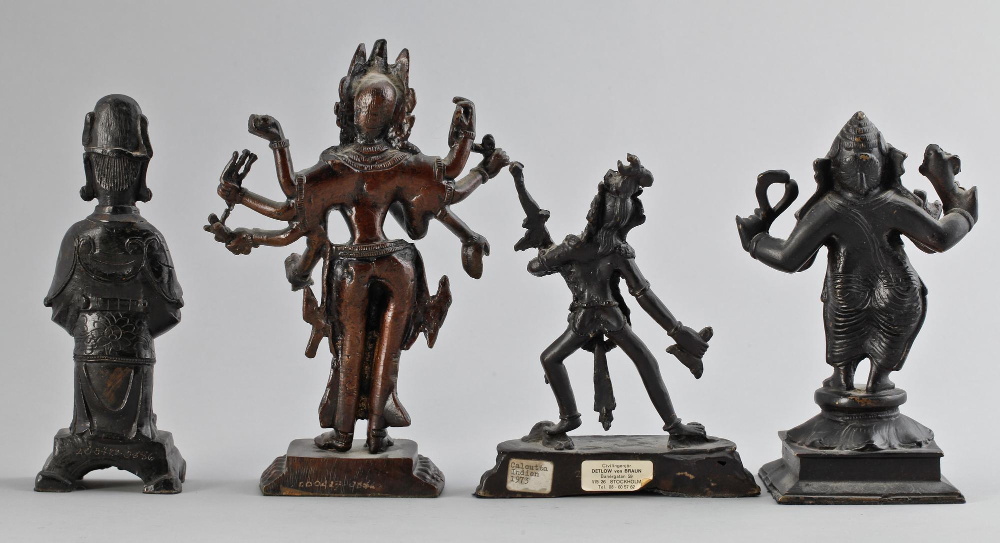 FIGURINER, 4 st, mässing resp järn, Indien. 1900-talets andra hälft.