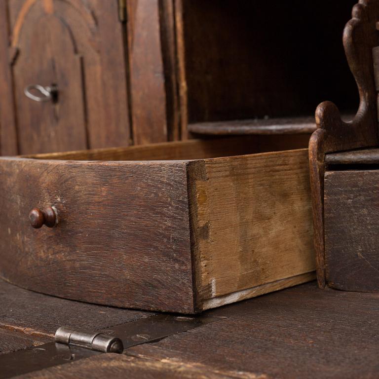 An 18 th century rococo cabinett.