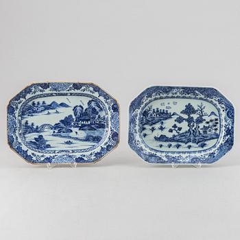 Two blue and white export porcelain serving dishes, Qing dynasty, Qianlong (1736-95).