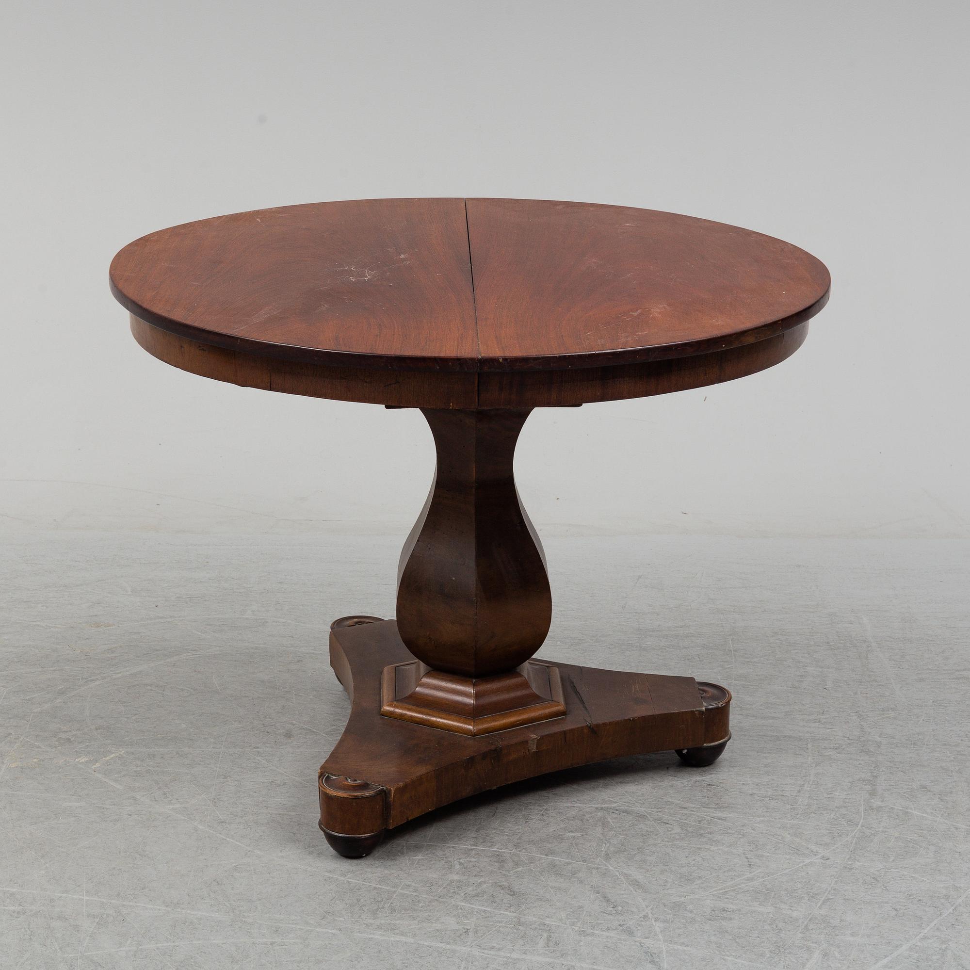 BORD, Karl Johan, 1800-talets mitt.