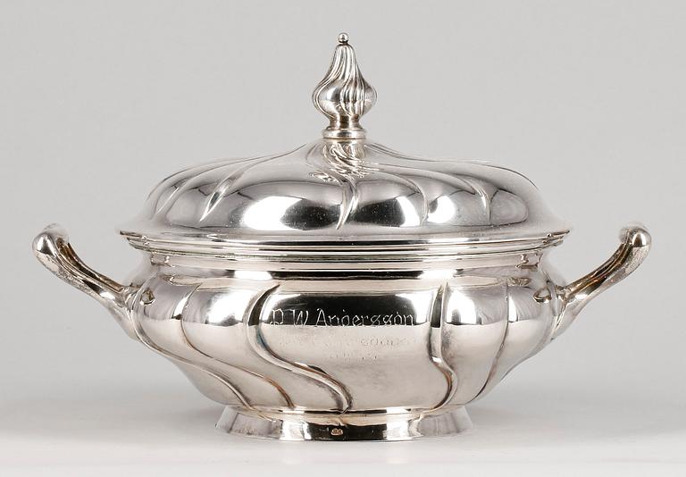 TERRIN, silver, svenska importstämplar, 1900-tal. Vikt ca 826 gram.