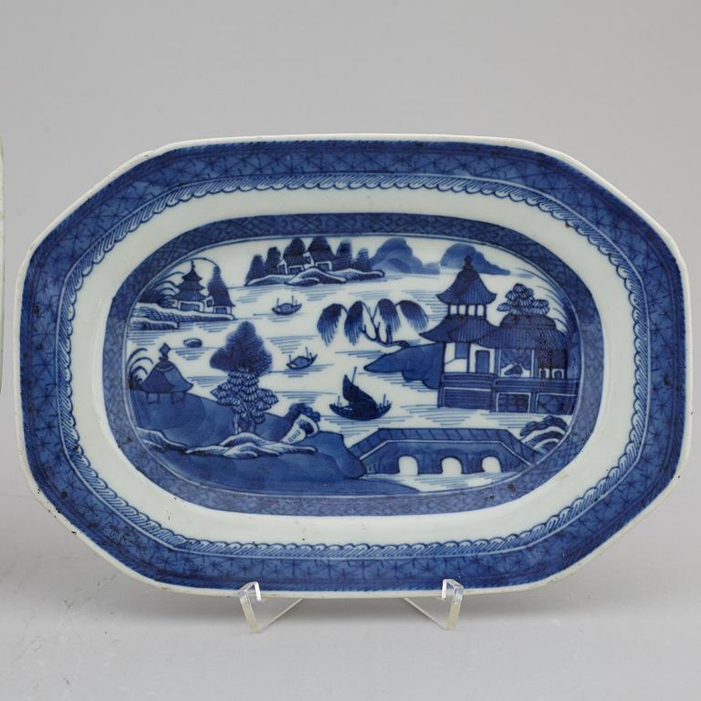 Two blue and white serving dish, Qing dynasty, Jiaqing (1796-1820).