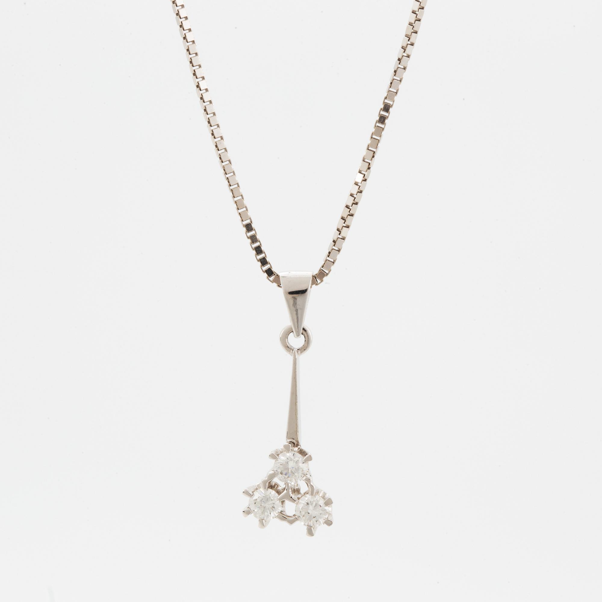 Hänge med briljantslipade diamanter, med kedja.