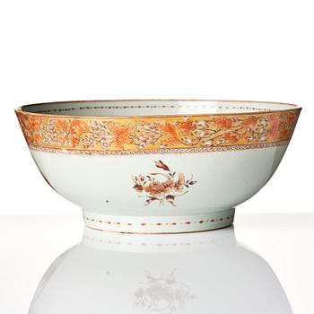 Bålskål, porslin. Qingdynastin, Jiaqing (1796-1820).