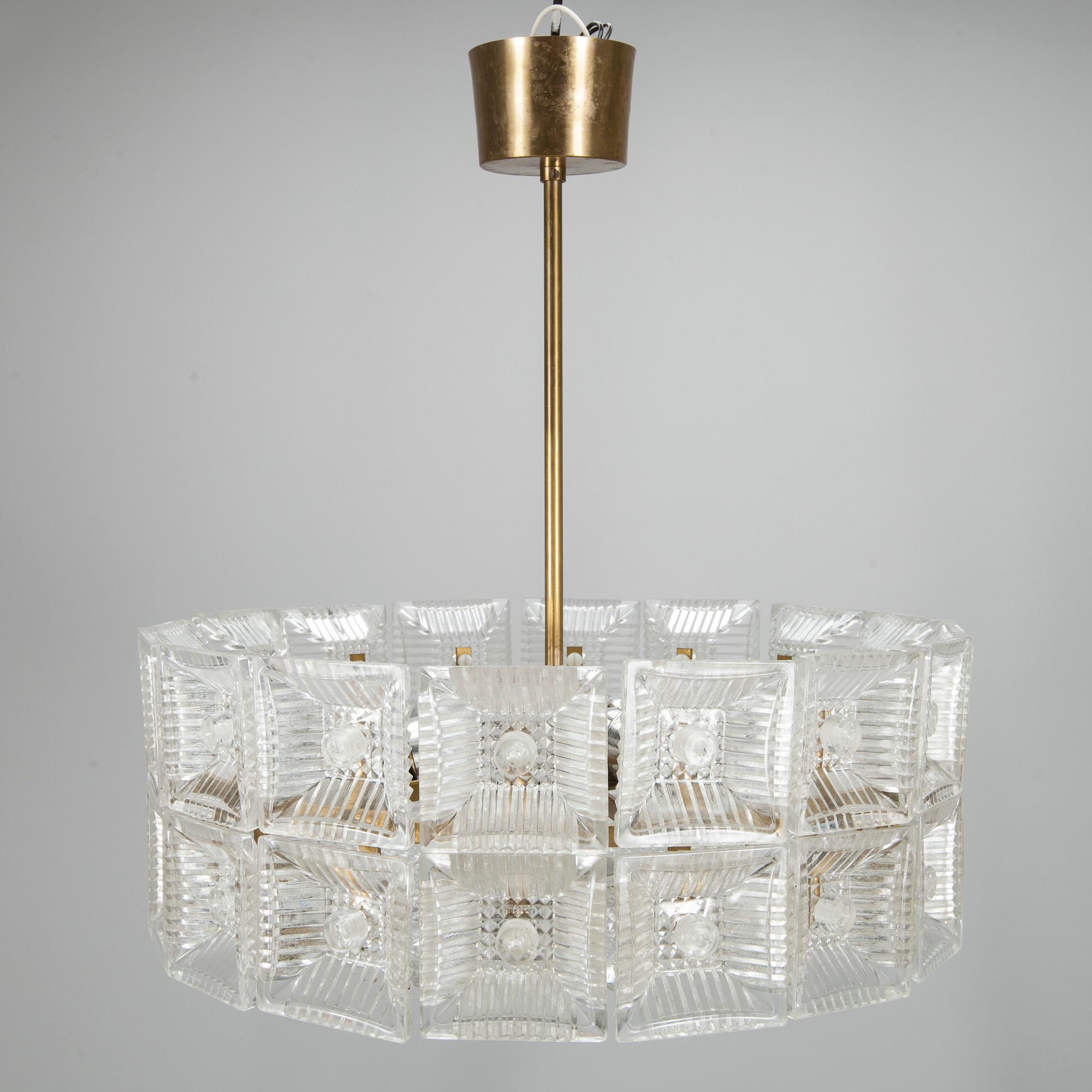 TAKLAMPA, Carl Fagerlund, Orrefors, 1900-talets andra hälft. Höjd 46 cm.