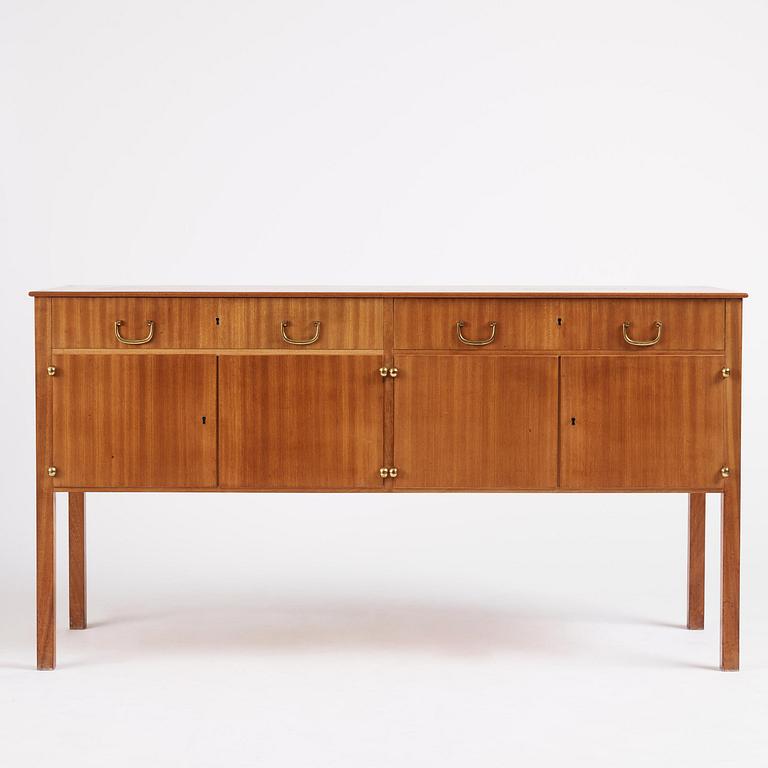 Josef Frank, sideboard, Firma Svenskt Tenn, mahogny, 1900-talets mitt.