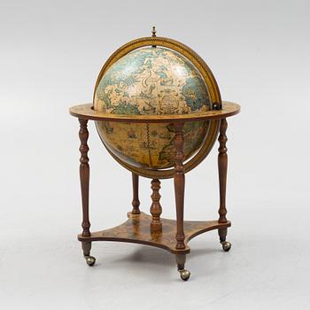 Bar cabinet in the shape of a globe, late 20th century.