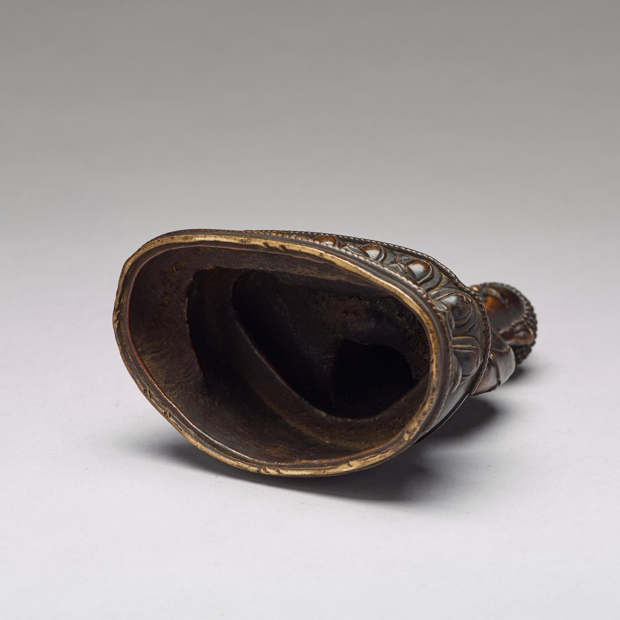 SHAKYAMUNDI BUDDHA, brons. Tibet, 1600-tal.