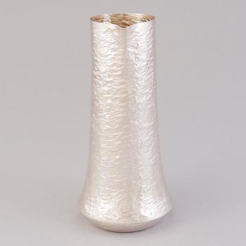 TAPIO WIRKKALA, a sterling silver pitcher and six beakers for Kultakeskus Hämeenlinna 1973.