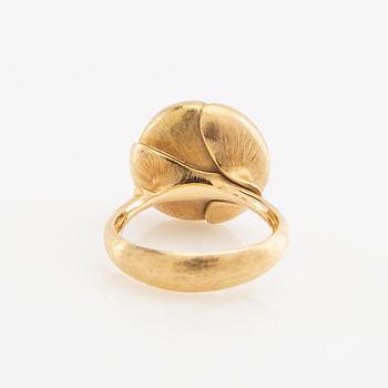 Ole Lynggaard, ring, "Lotus", 18k gold with white pearl.