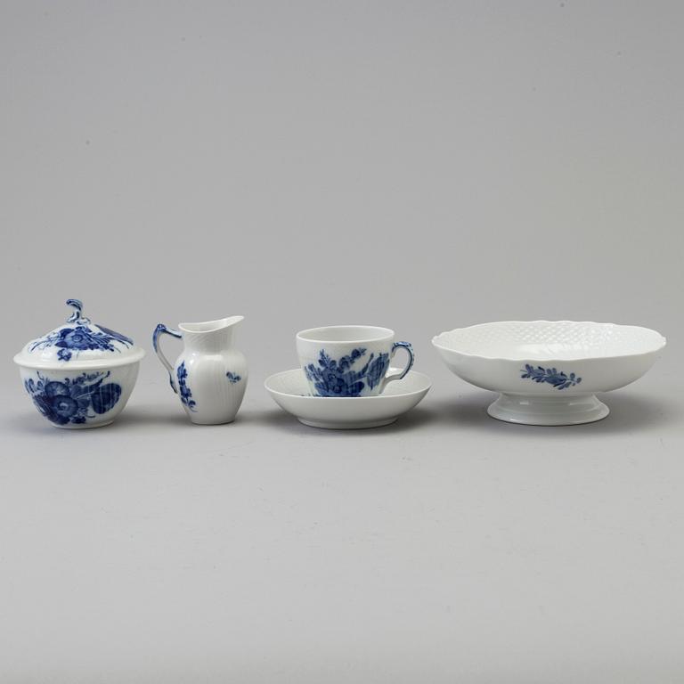 A 47 pcs porcelain service, 'Blå Blomst' Royal Copenhagen', Denmark second half of the 20th century.