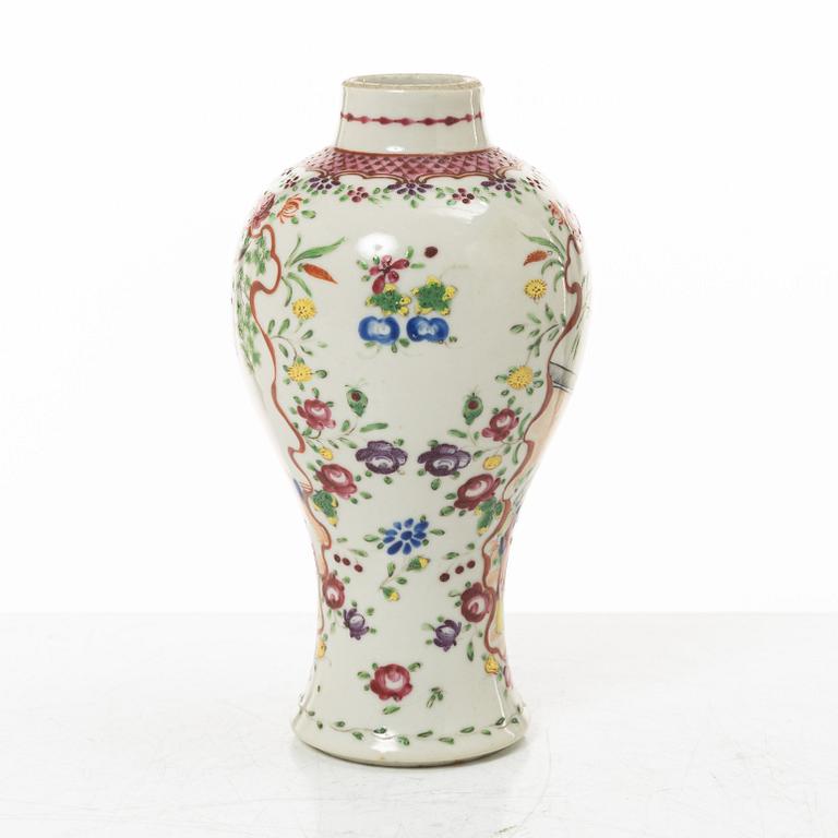 Fat samt vas, porslin. Qingdynastin, 1700/1800-tal.
