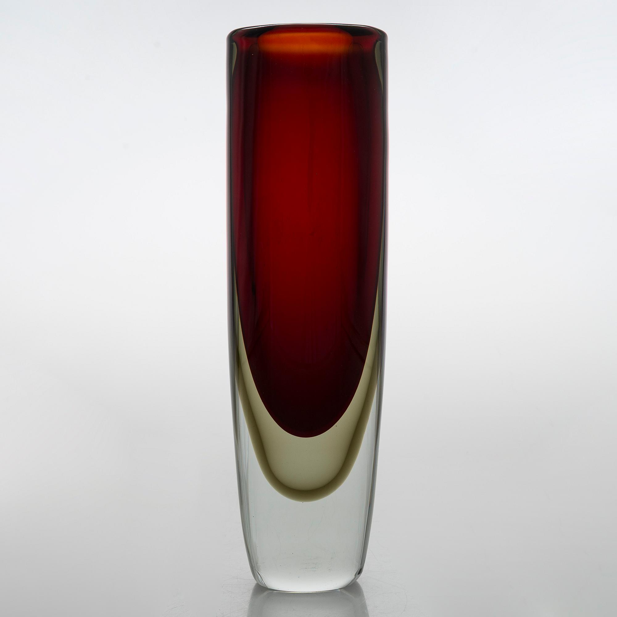 Kaj Franck, a 'KF 239' glass vase signed K. Franck Nuutajärvi Notsjö -58.