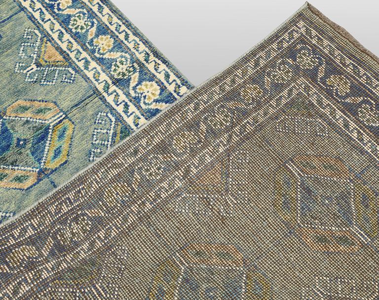 An Oriental runner, c. 393 x 79 cm.