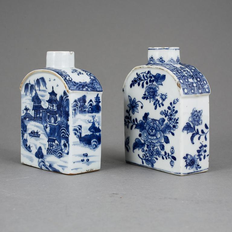TEDOSOR, 2 st. Kompaniporslin, Kina, Qianlong (1736-1795).