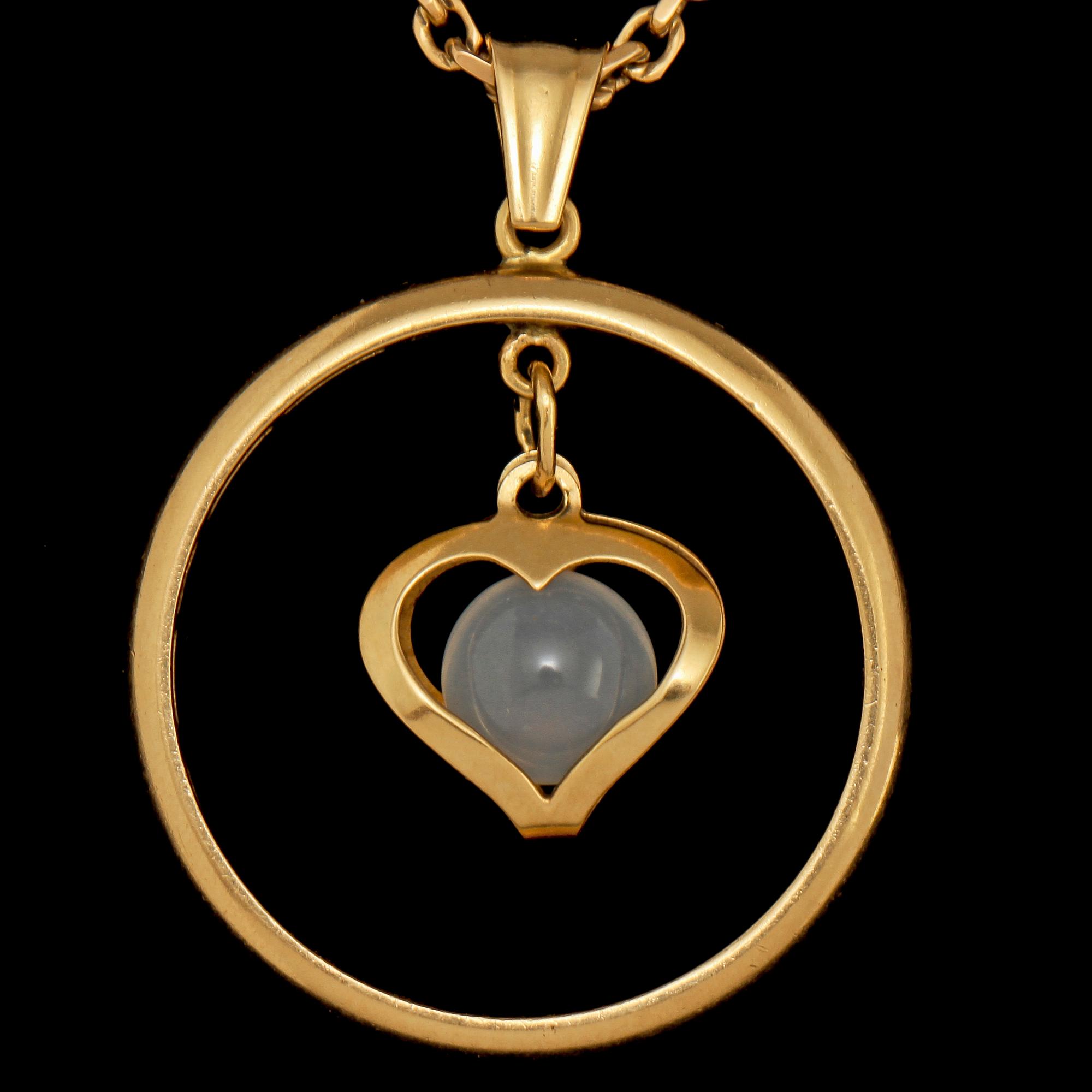 HÄNGE samt KEDJA, 18k guld med glaspärla, Ceson, Göteborg, 1900-tal. Vikt 13 g.