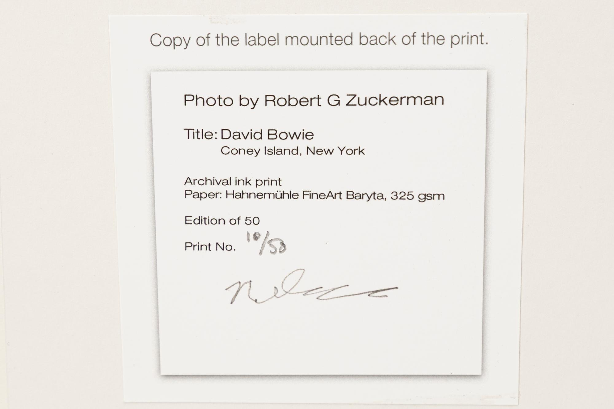 Robert Zuckerman, "David Bowie, Coney Island, New York", 1990.