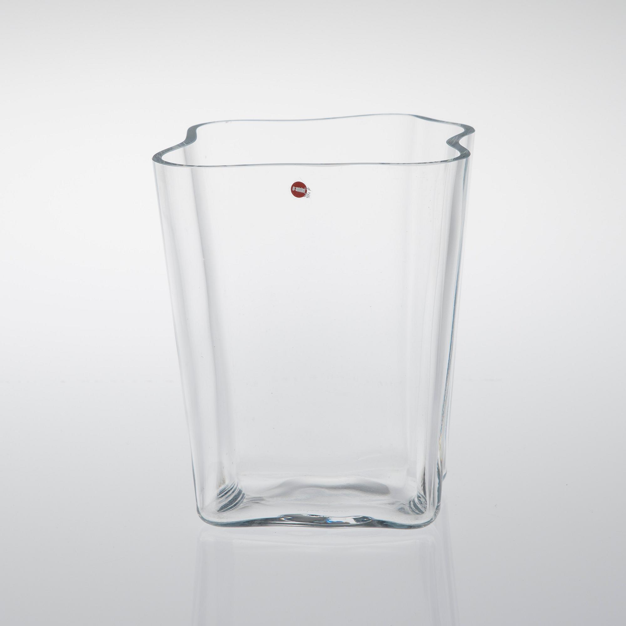 ALVAR AALTO, GLASSKULPTUR, 4 delar, "Aalto-blomman", signerad Alvar Aalto, Iittala 2002.