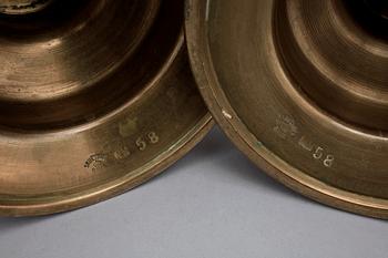 LJUSSTAKAR, ett par, mässing, barockstil Skultuna, sent 1800-tal.