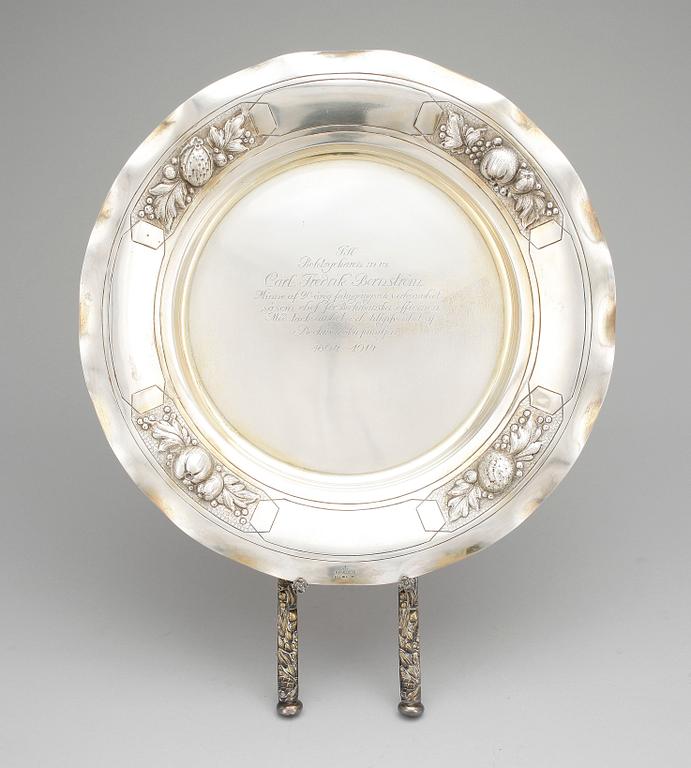 FAT, silver, CG Hallberg, Stockholm, 1914. Vikt ca 680 g.