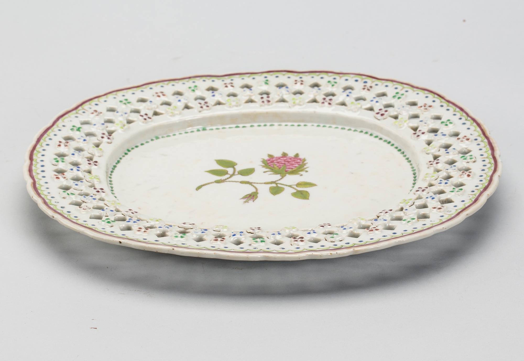 GALLERFAT, porslin. Kina, Qianlong(1736-1795).