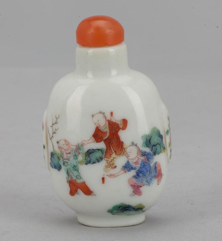 SNUSFLASKA, porslin, Kina 1800-talets slut.