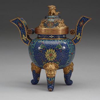 A cloisonné tripod censer, late Qing dynasty (1644-1912). Cover marked Lao Tian Li.