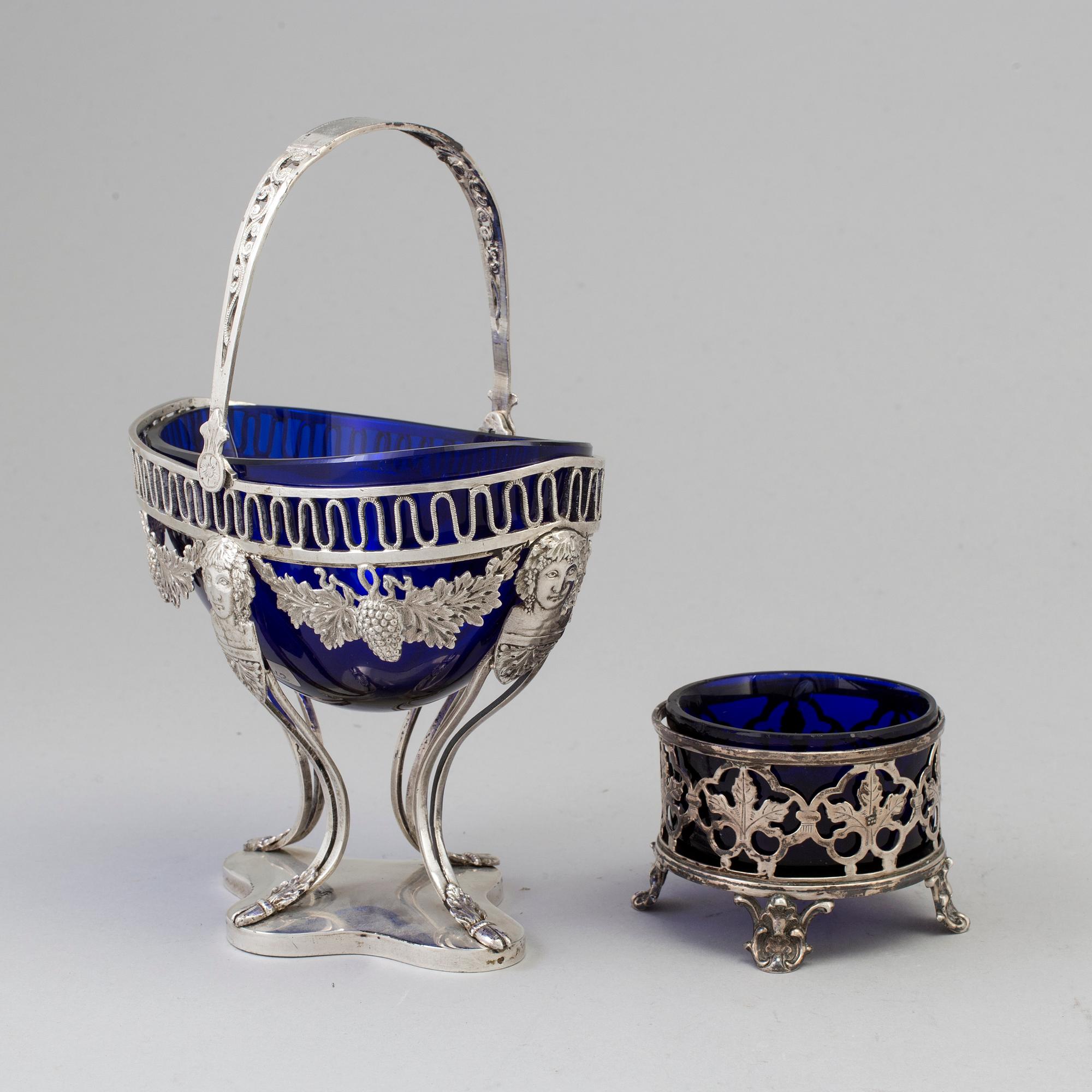 A bowl and a salt cellar, silver and glass. Northern Europe. 19th / 20th century.