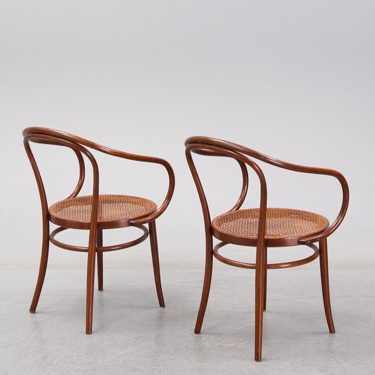 Thonet, 2 "Vienna" chairs, model 209, early 20th century.