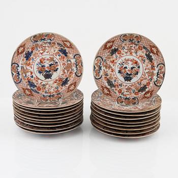 A set of 18 Japanese imari dishes, 19th Century.