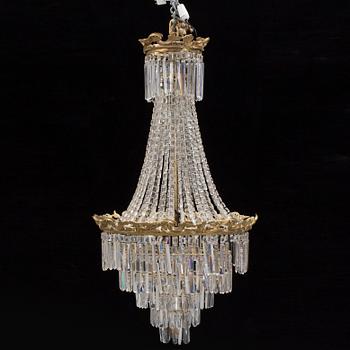 A late Victorian chandelier.