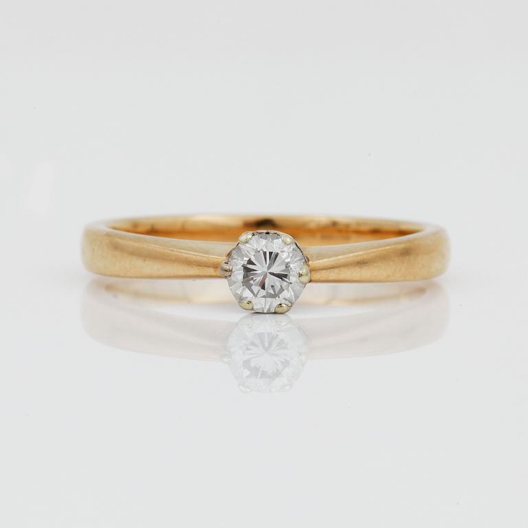 ENSTENSRING, guld 18K, briljantslipad diamant, 0,4 ct, Stockholm 2004. Vikt ca 5 gram.