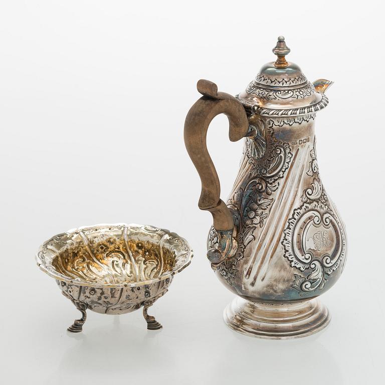 Kannu ja malja, sterlinghopeaa, Sheffield 1900 ja Lontoo 1846.