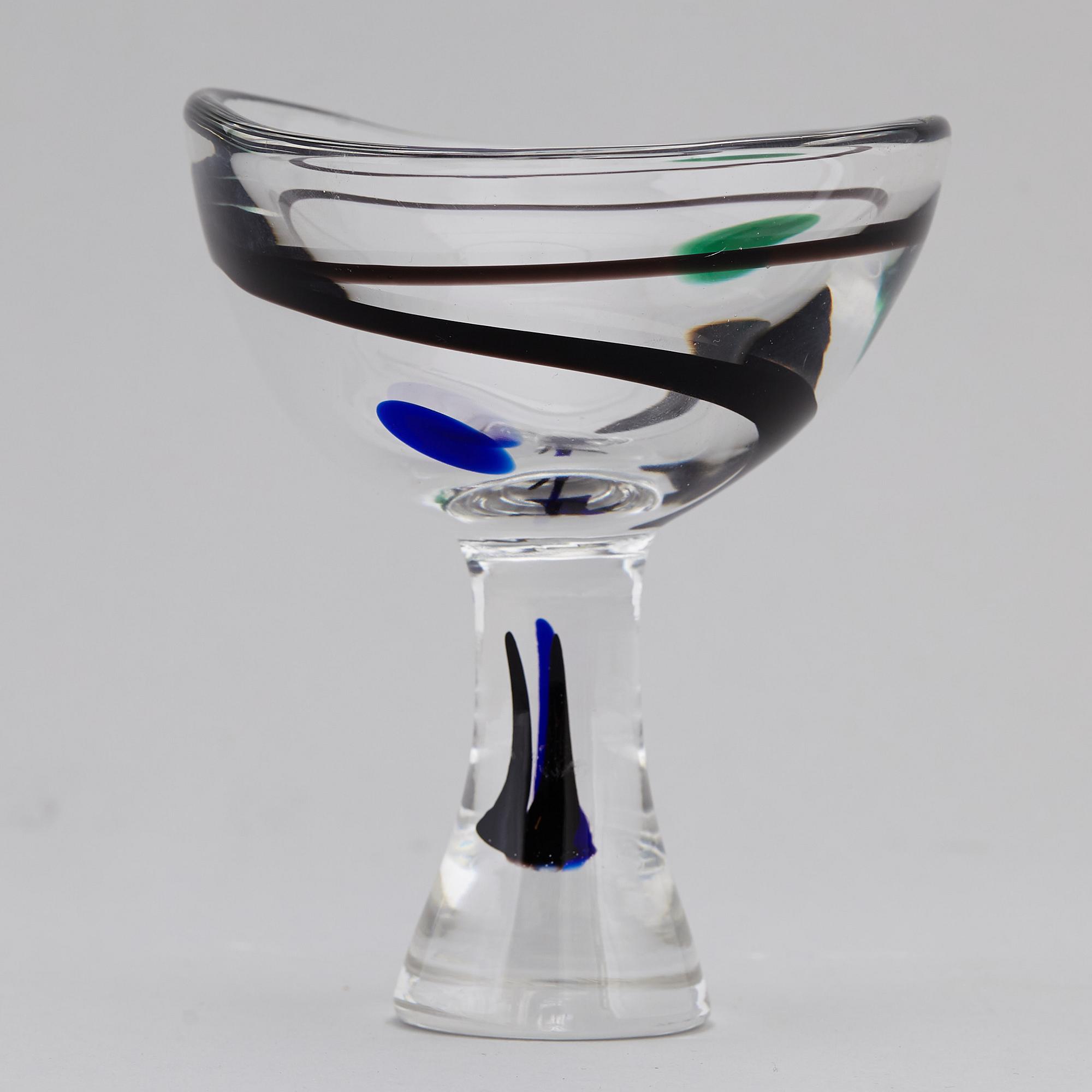 VICKE LINDSTRAND, an 'Abstracta' glass bowl from Kosta, 1950's.